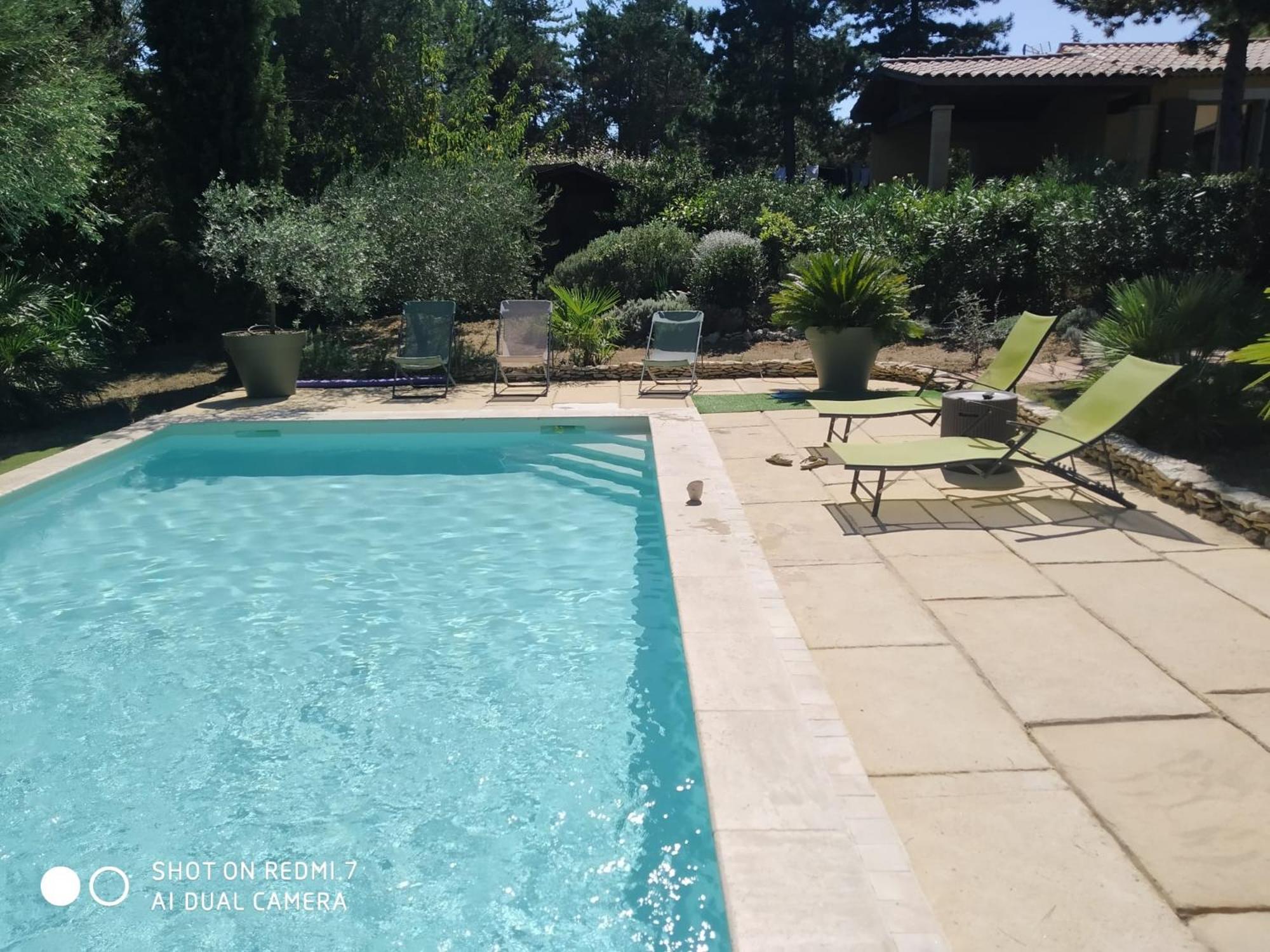 Proche Uzes Petit Gite Avec Grande Cuisine D'Ete Et Piscine Saint-Siffret Exteriér fotografie
